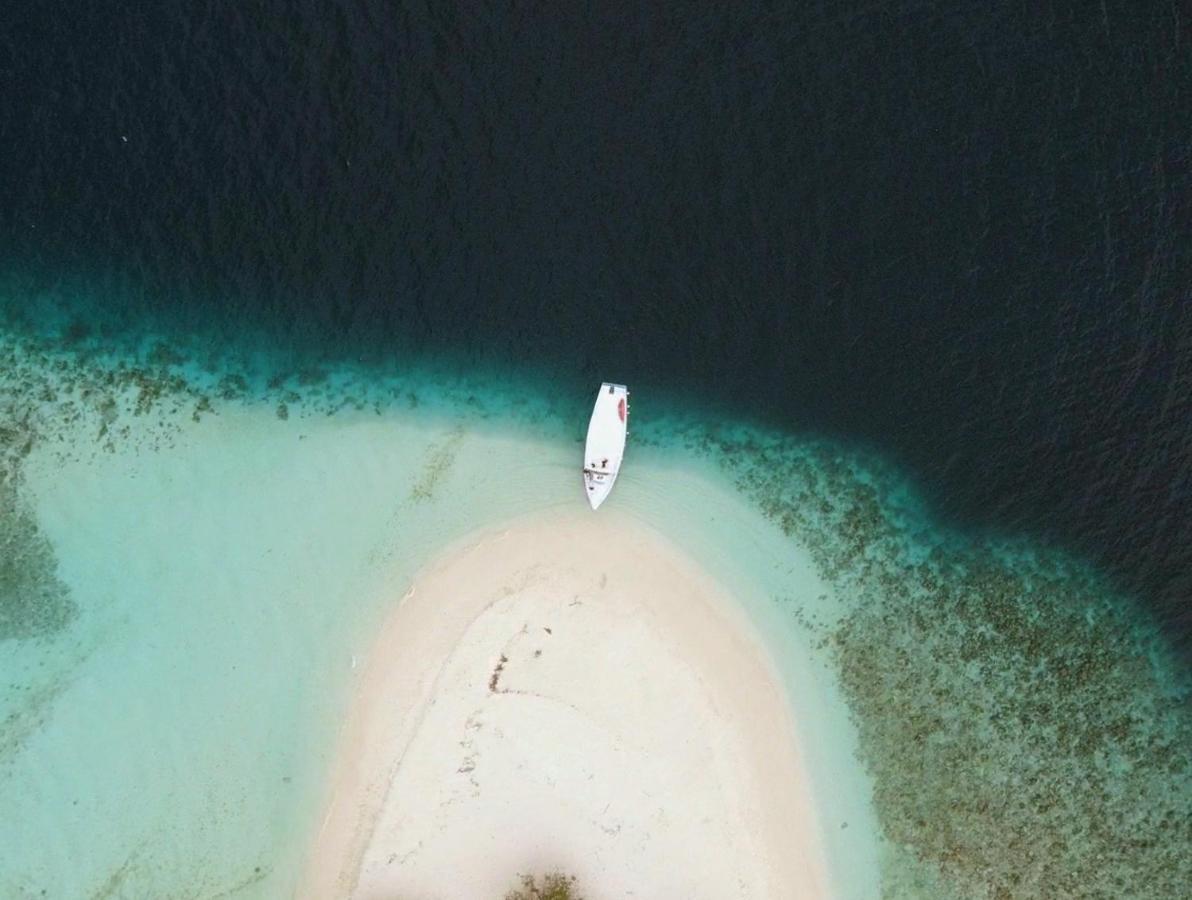 Blue World Dharavandhoo Exterior photo